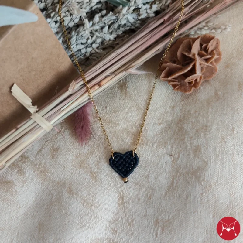 Eros necklace black gold